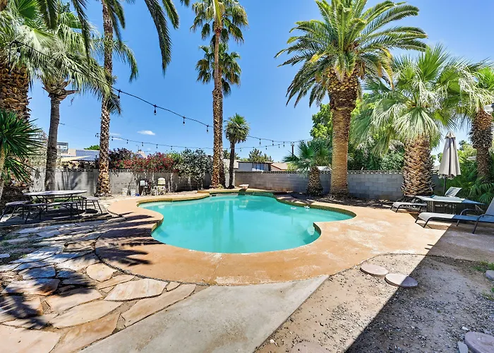 Vacation W/ Private Pool & Patio! Holiday home *