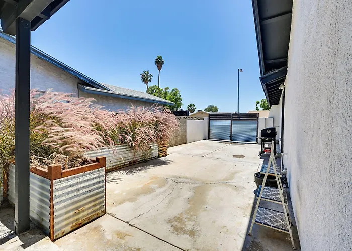 Holiday home Vacation W/ Private Pool & Patio! Yuma