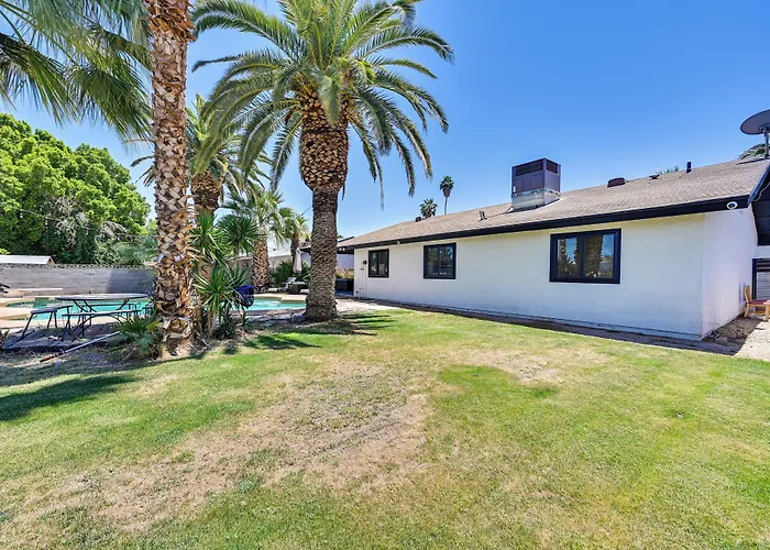Vacation W/ Private Pool & Patio! Holiday home *