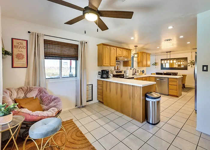 Vacation W/ Private Pool & Patio! Holiday home